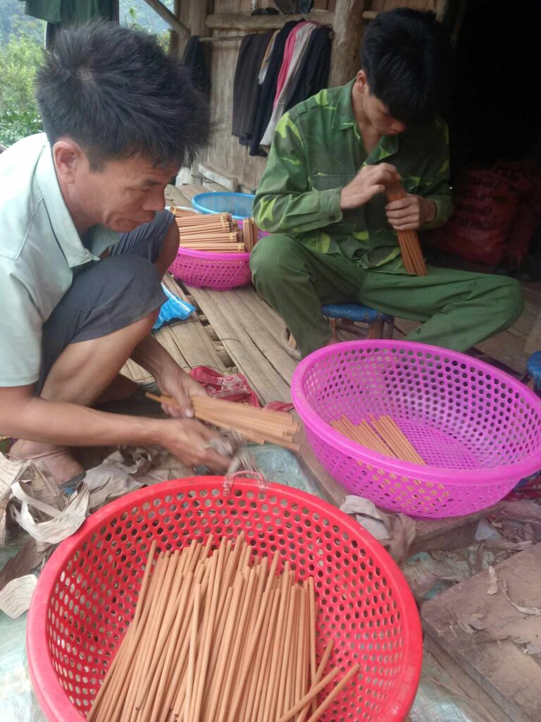 Đũa Tre được vót thủ công